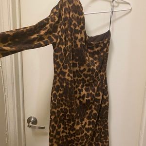 One shoulder long sleeved leopard mini dress